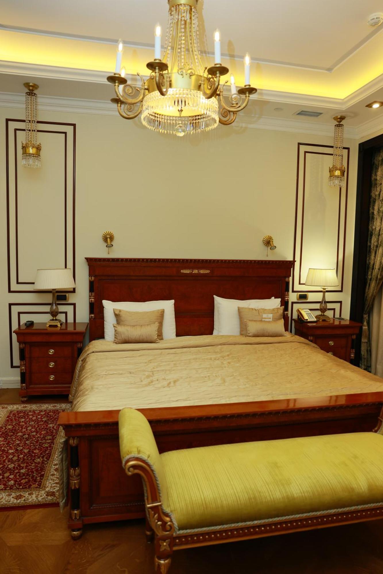 Golden Palace Hotel Erevan Exterior foto