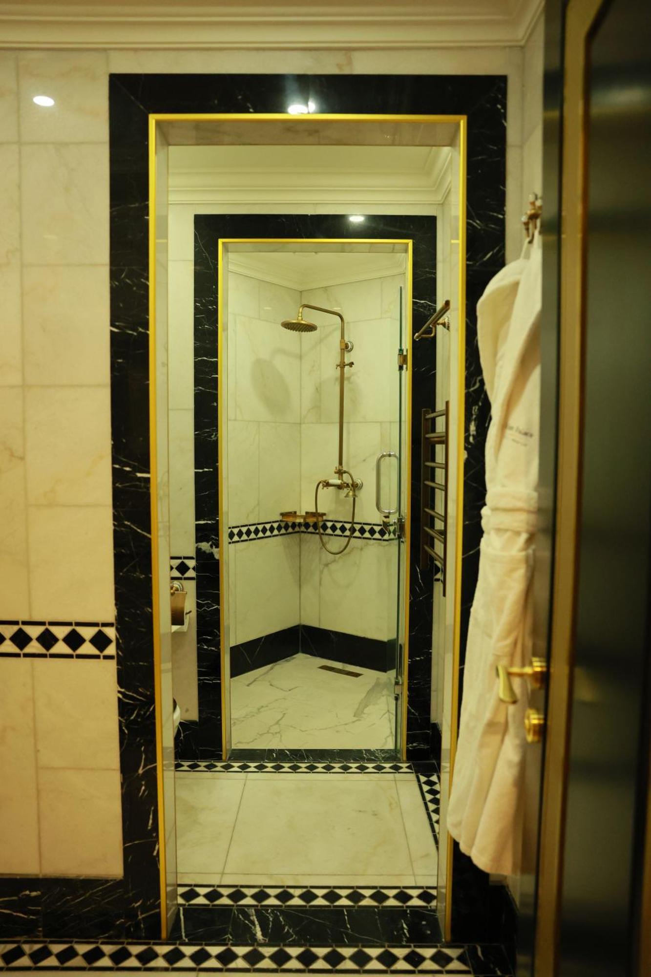 Golden Palace Hotel Erevan Exterior foto